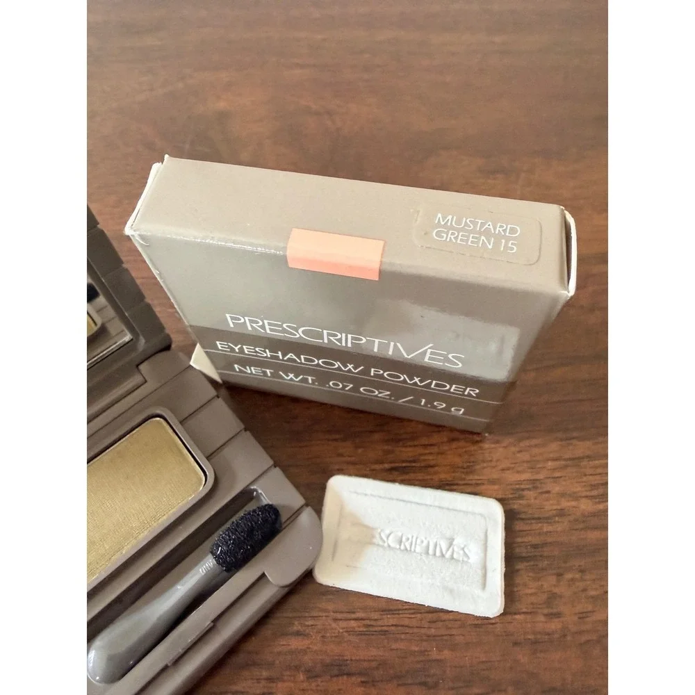 Prescriptives Eyeshadow Powder Mustard Green 15 Single Compact New in Box 1.9g